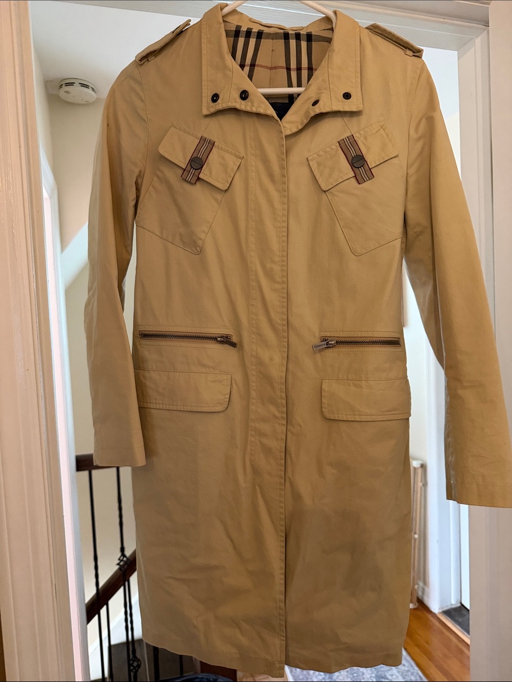 Burberry coat - Picture 6 of 7